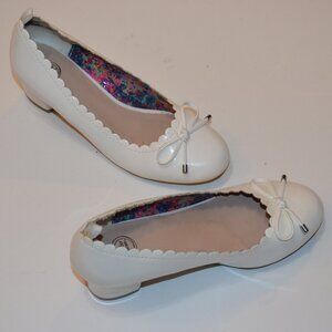 WONDER NATION White Lacquered Heels (1 3/4') Bow Front Decor Trim Shoes Girls 3